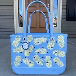 NWT Original Large Bogg Bag - PINEAPPLE PRINT